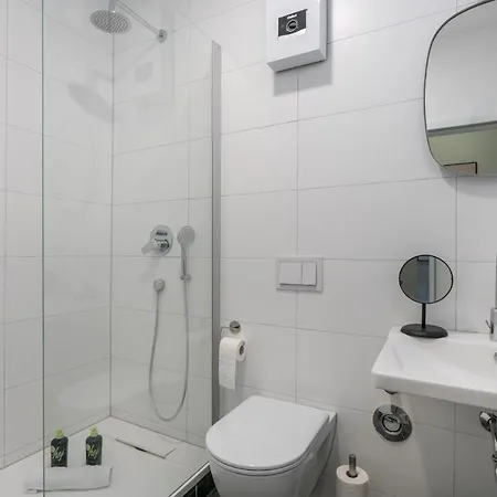 Bright: Studio For 2 - Center - Kitchen Apartment
